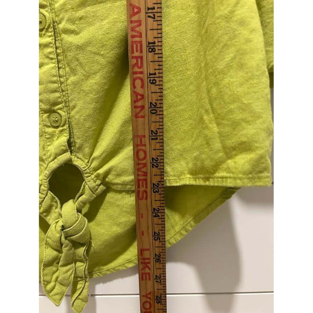 Emily Daniels Chartreuse Green Linen Blend Tie Front Button Top Sz. M Roll Tab - Picture 9 of 9